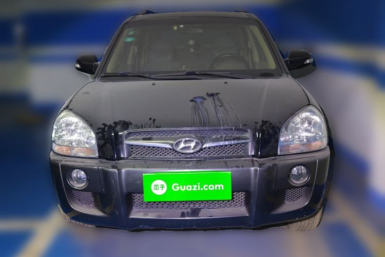 Used Hyundai Tucson 2009 2.0L Automatic Two-Wheel Drive with Sunroof Front