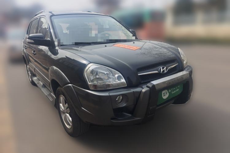Used Hyundai Tucson 2009 2.0L Manual Two-Wheel Drive Fashion Edition Front Right 45 Deg