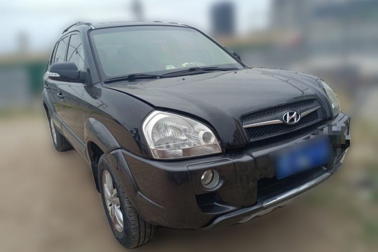 Used Hyundai Tucson 2009 2.0L Manual Two-Wheel Drive Fashion Edition Front Right 45 Deg