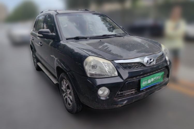 Used Hyundai Tucson 2009 2.0L Manual Two-Wheel Drive Fashion Edition Front Right 45 Deg