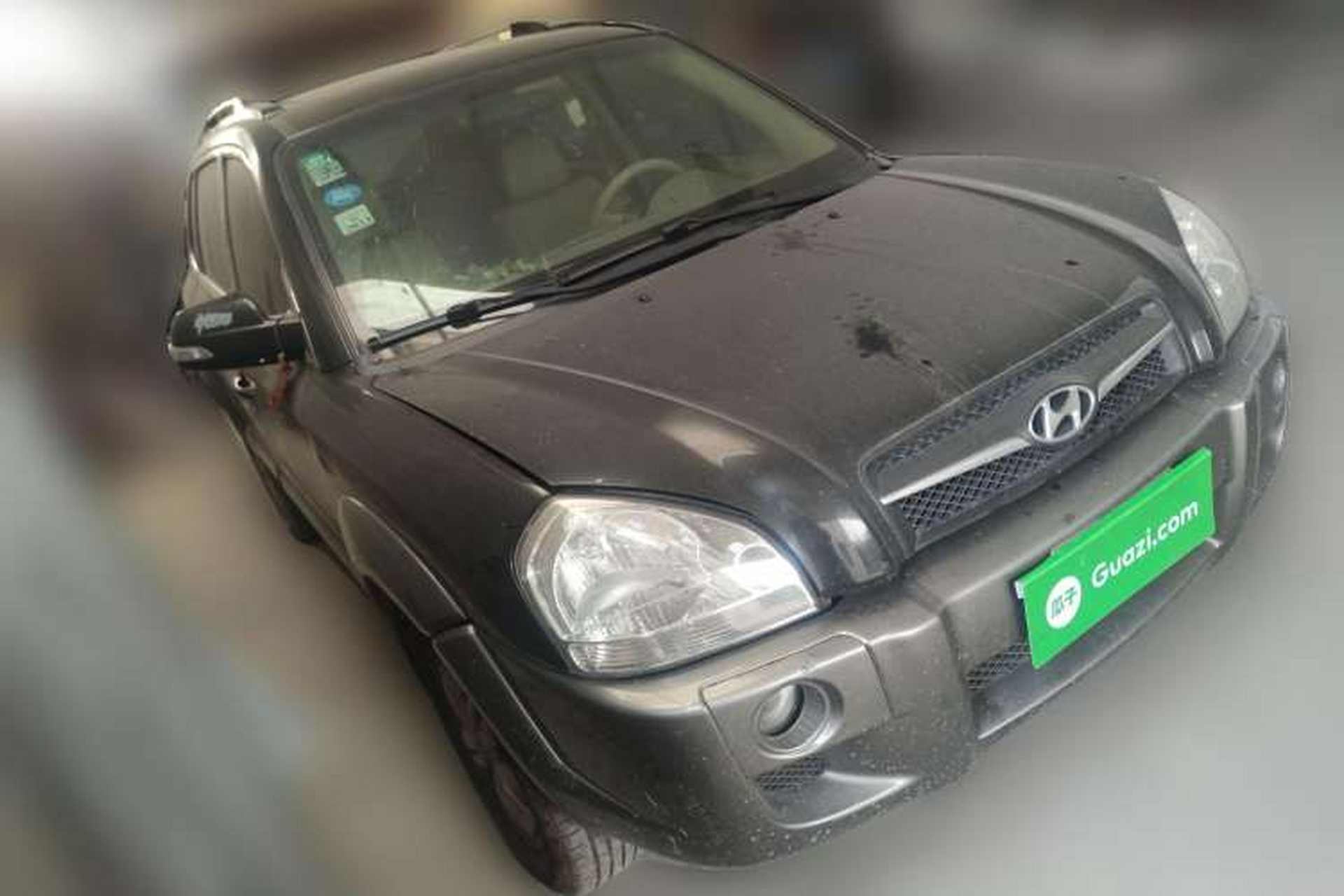 Used Hyundai Tucson 2009 2.0L Automatic Two-Wheel Drive with Sunroof Front Right 45 Deg