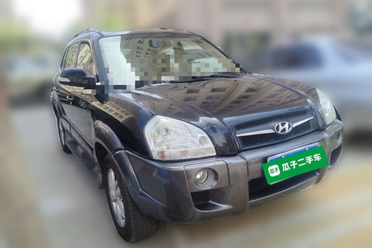 Used Hyundai Tucson 2009 2.0L Manual Two-Wheel Drive Fashion Edition Front Right 45 Deg