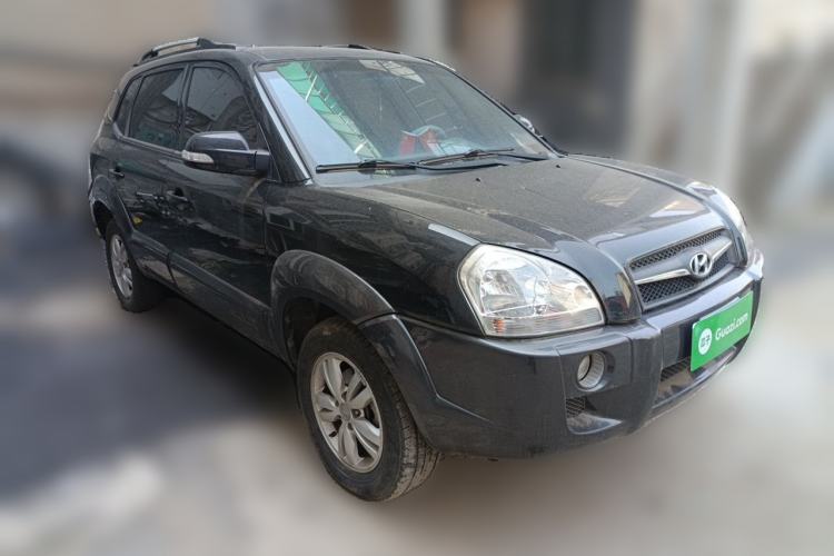 Used Hyundai Tucson 2009 2.0L Manual Two-Wheel Drive Fashion Edition Front Right 45 Deg