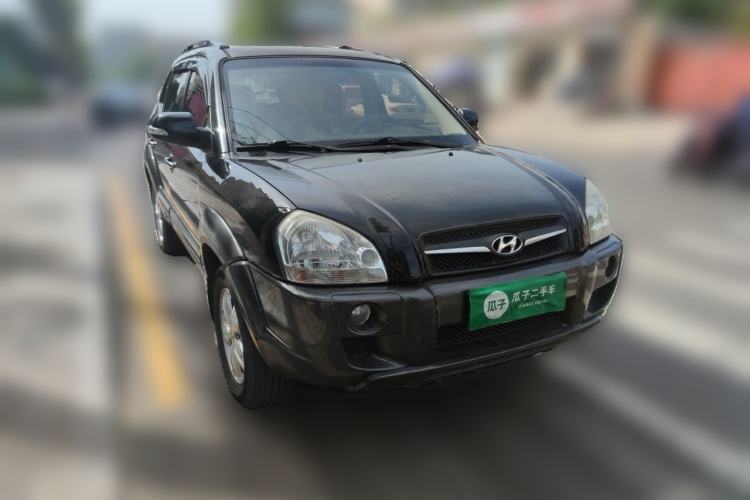 Used Hyundai Tucson 2009 2.0L Manual Two-Wheel Drive Fashion Edition Front Right 45 Deg