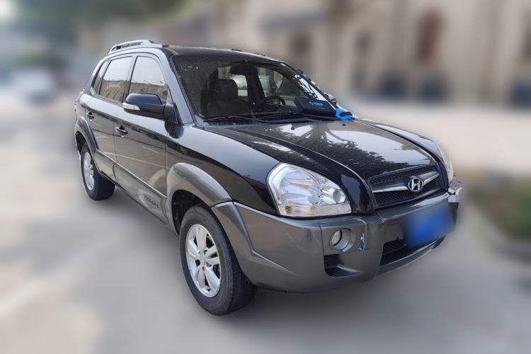 Used Hyundai Tucson 2009 2.0L Manual Two-Wheel Drive Fashion Edition Front Right 45 Deg