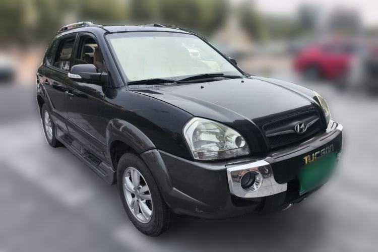 Used Hyundai Tucson 2009 2.0L Manual Two-Wheel Drive Fashion Edition Front Right 45 Deg