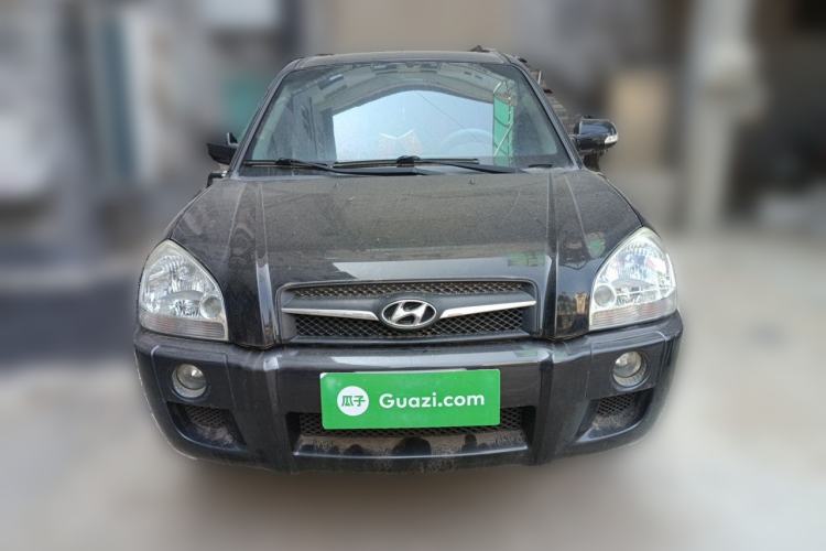 Used Hyundai Tucson 2009 2.0L Manual Two-Wheel Drive Fashion Edition Front