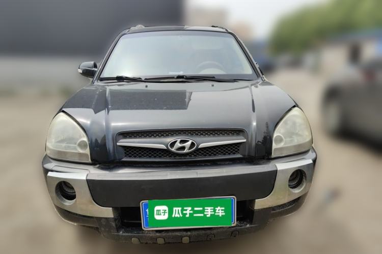 Used Hyundai Tucson 2009 2.0L Manual Two-Wheel Drive Fashion Edition Front