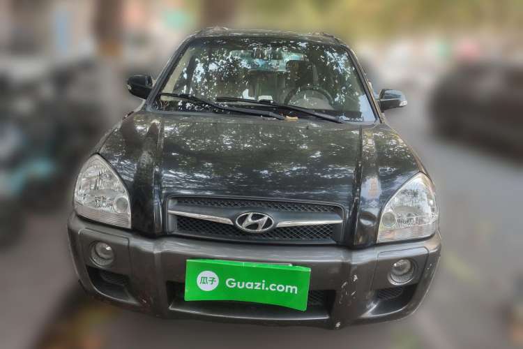 Used Hyundai Tucson 2009 2.0L Manual Two-Wheel Drive Fashion Edition Front