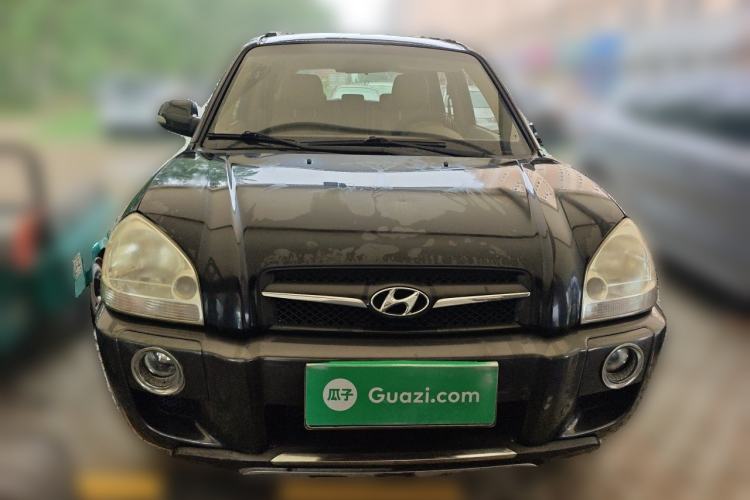 Used Hyundai Tucson 2009 2.0L Automatic Two-Wheel Drive with Sunroof Front