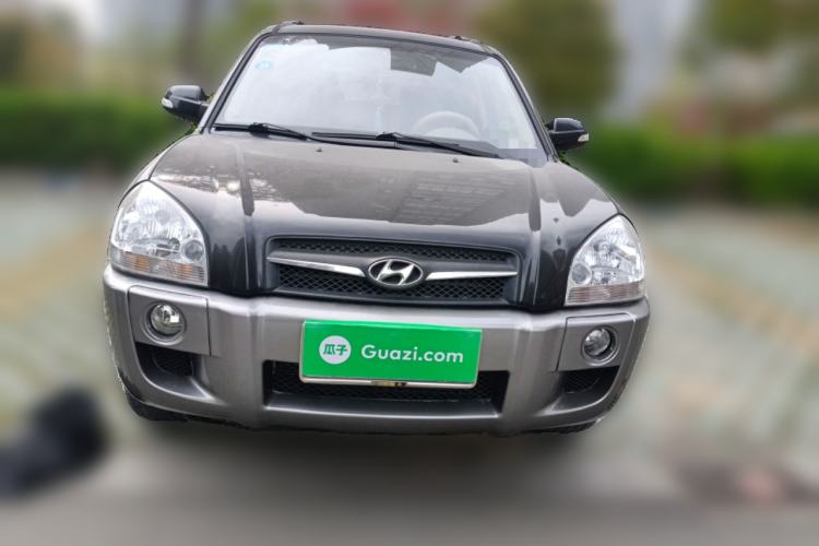 Used Hyundai Tucson 2009 2.0L Manual Two-Wheel Drive Fashion Edition Front