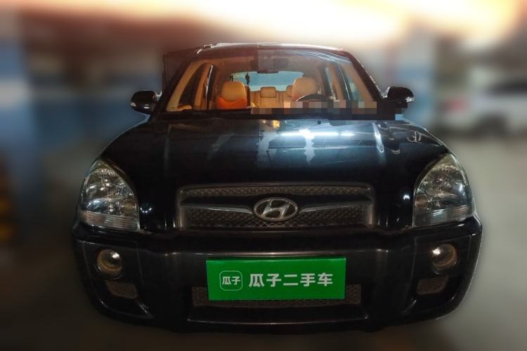 Used Hyundai Tucson 2009 2.0L Automatic Two-Wheel Drive with Sunroof Front