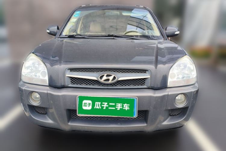 Used Hyundai Tucson 2009 2.0L Automatic Two-Wheel Drive with Sunroof Front