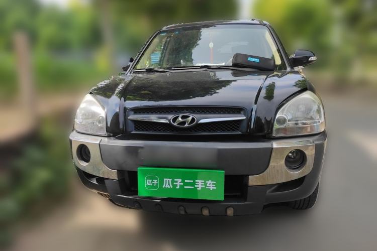 Used Hyundai Tucson 2009 2.0L Automatic Two-Wheel Drive with Sunroof Front