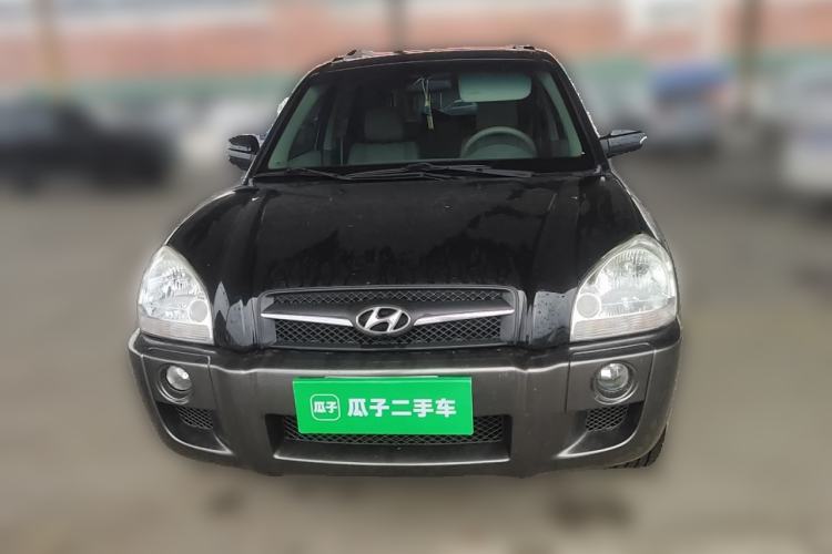Used Hyundai Tucson 2009 2.0L Automatic Two-Wheel Drive with Sunroof Front