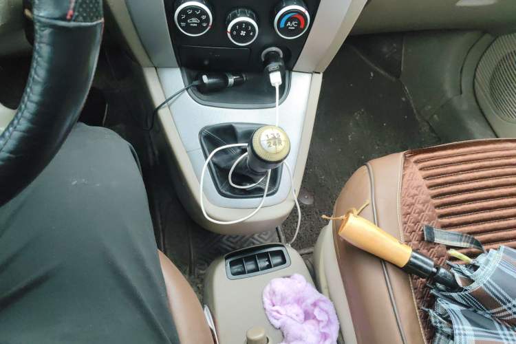 Used Hyundai Tucson 2009 2.0L Manual Two-Wheel Drive Fashion Edition Gear Lever