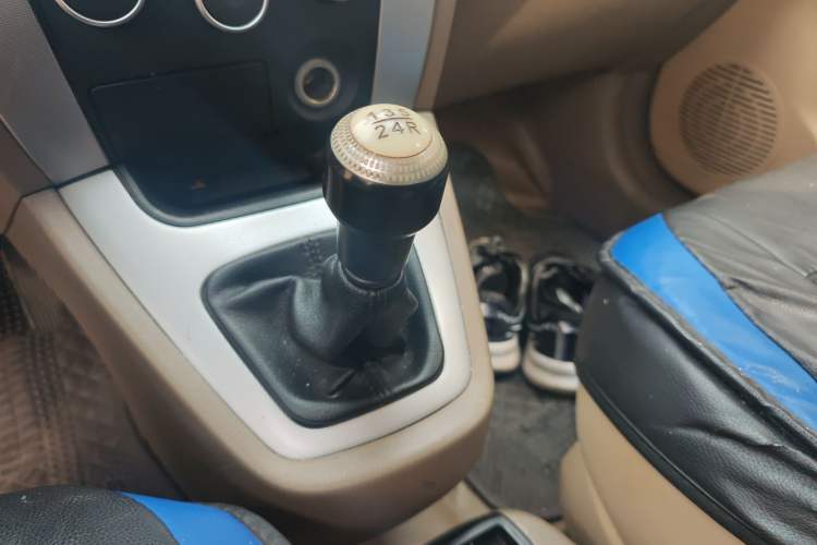 Used Hyundai Tucson 2009 2.0L Manual Two-Wheel Drive Fashion Edition Gear Lever