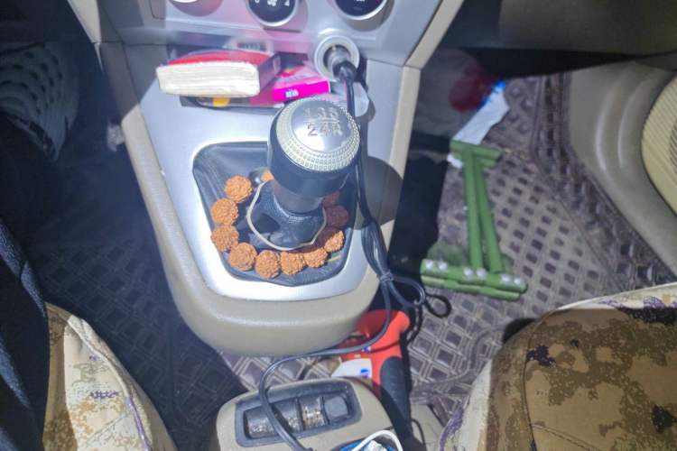 Used Hyundai Tucson 2009 2.0L Manual Two-Wheel Drive Fashion Edition Gear Lever
