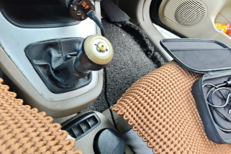 Used Hyundai Tucson 2009 2.0L Manual Two-Wheel Drive Fashion Edition Gear Lever