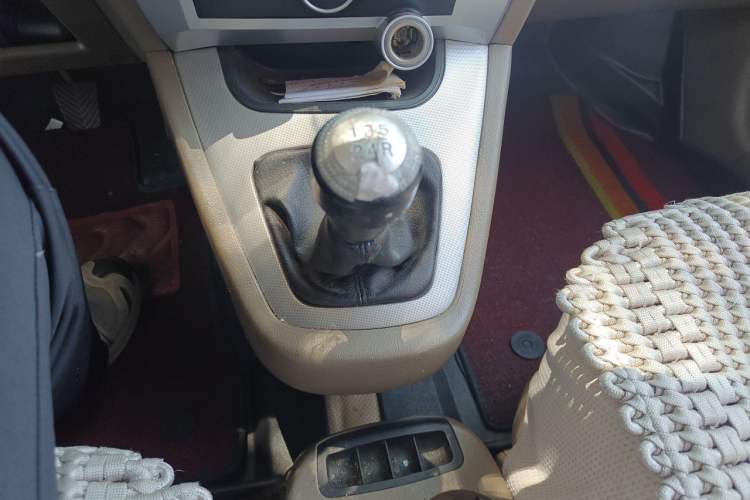 Used Hyundai Tucson 2009 2.0L Manual Two-Wheel Drive Fashion Edition Gear Lever