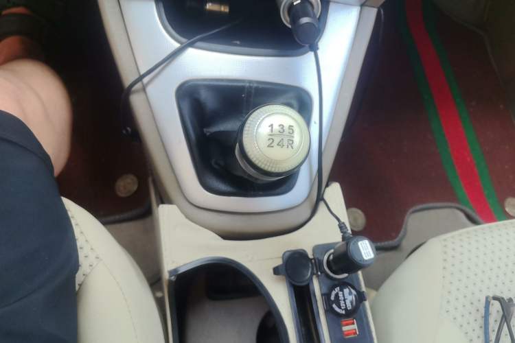 Used Hyundai Tucson 2009 2.0L Manual Two-Wheel Drive Fashion Edition Gear Lever