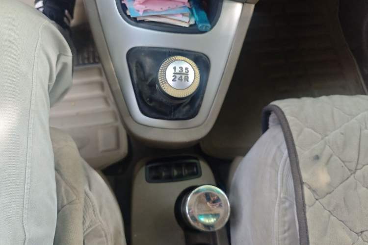 Used Hyundai Tucson 2009 2.0L Manual Two-Wheel Drive Fashion Edition Gear Lever