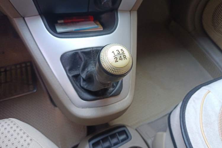 Used Hyundai Tucson 2009 2.0L Manual Two-Wheel Drive Fashion Edition Gear Lever