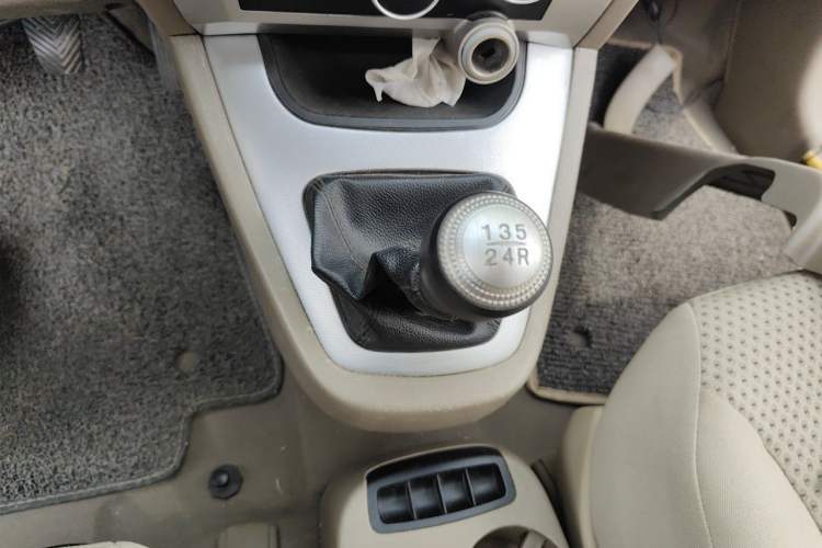 Used Hyundai Tucson 2009 2.0L Manual Two-Wheel Drive Fashion Edition Gear Lever