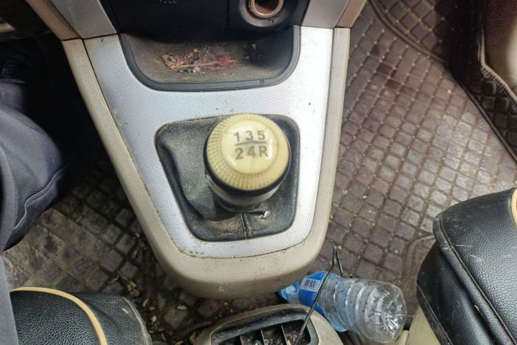 Used Hyundai Tucson 2009 2.0L Manual Two-Wheel Drive Fashion Edition Gear Lever