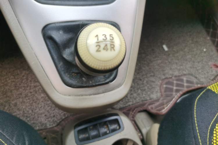 Used Hyundai Tucson 2009 2.0L Manual Two-Wheel Drive Fashion Edition Gear Lever