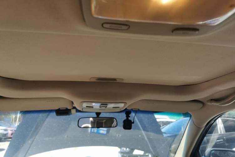Used Hyundai Tucson 2009 2.0L Manual Two-Wheel Drive Fashion Edition Headliner