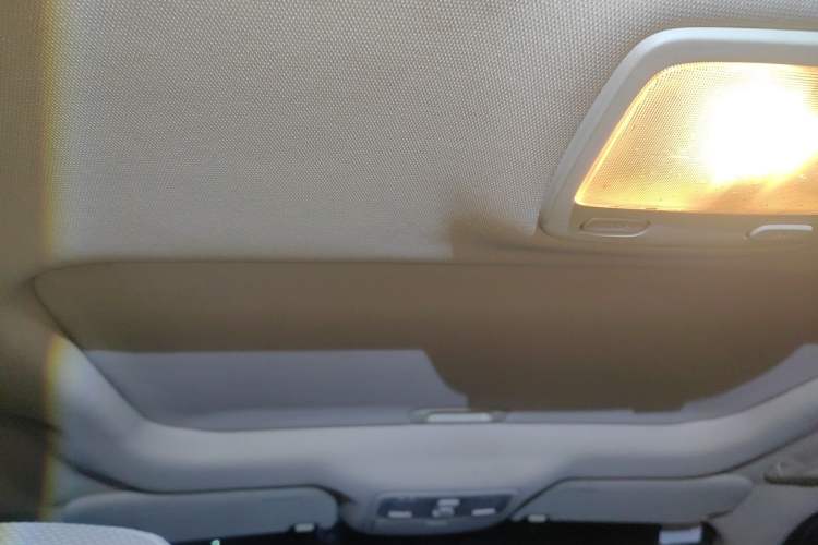 Used Hyundai Tucson 2009 2.0L Automatic Two-Wheel Drive with Sunroof Headliner