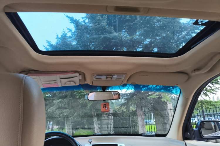 Used Hyundai Tucson 2009 2.0L Automatic Two-Wheel Drive with Sunroof Headliner