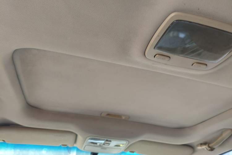 Used Hyundai Tucson 2009 2.0L Manual Two-Wheel Drive Fashion Edition Headliner