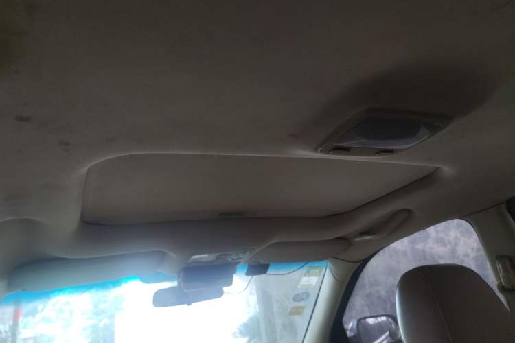 Used Hyundai Tucson 2009 2.0L Automatic Two-Wheel Drive with Sunroof Headliner