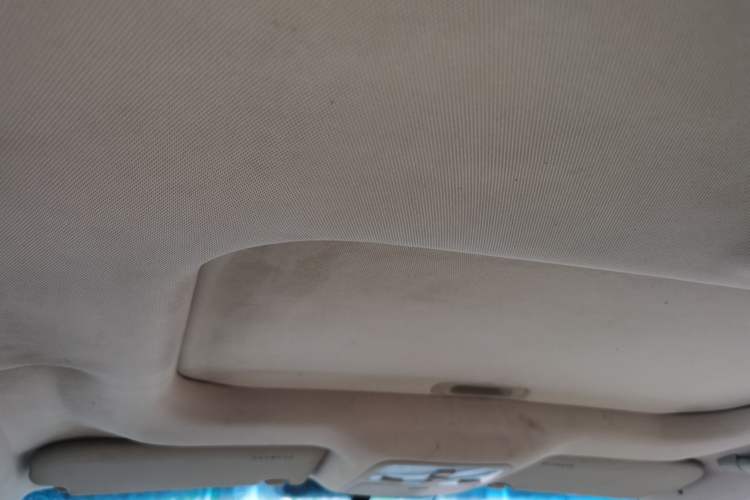 Used Hyundai Tucson 2009 2.0L Manual Two-Wheel Drive Fashion Edition Headliner