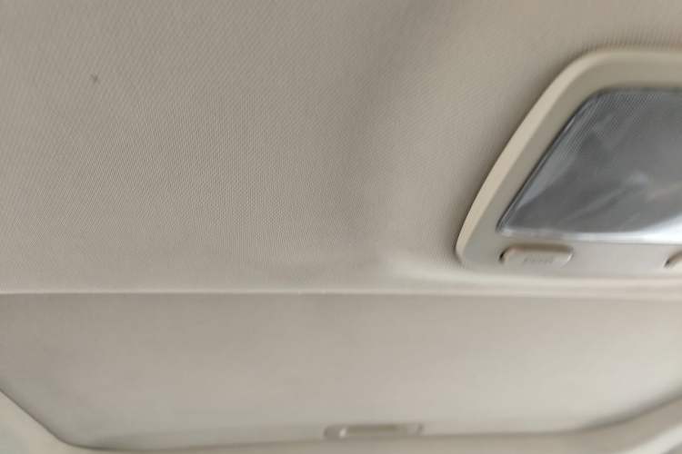 Used Hyundai Tucson 2009 2.0L Manual Two-Wheel Drive Fashion Edition Headliner