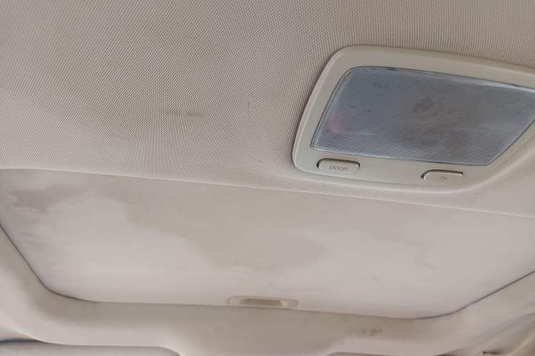 Used Hyundai Tucson 2009 2.0L Manual Two-Wheel Drive Fashion Edition Headliner