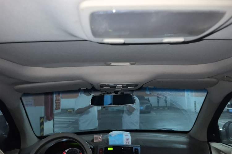 Used Hyundai Tucson 2009 2.0L Automatic Two-Wheel Drive with Sunroof Headliner