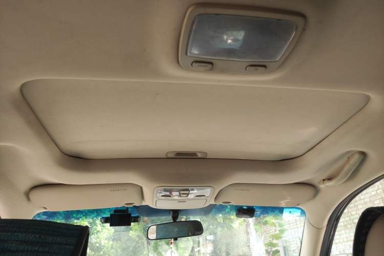 Used Hyundai Tucson 2009 2.0L Automatic Two-Wheel Drive with Sunroof Headliner