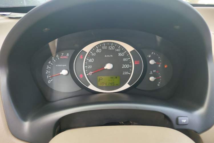Used Hyundai Tucson 2009 2.0L Automatic Two-Wheel Drive with Sunroof Instrument Cluster