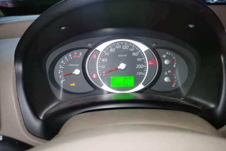 Used Hyundai Tucson 2009 2.0L Automatic Two-Wheel Drive with Sunroof Instrument Cluster