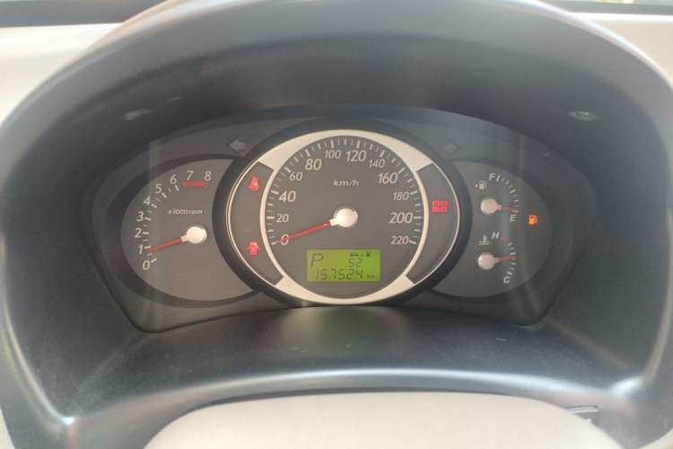 Used Hyundai Tucson 2009 2.0L Automatic Two-Wheel Drive with Sunroof Instrument Cluster