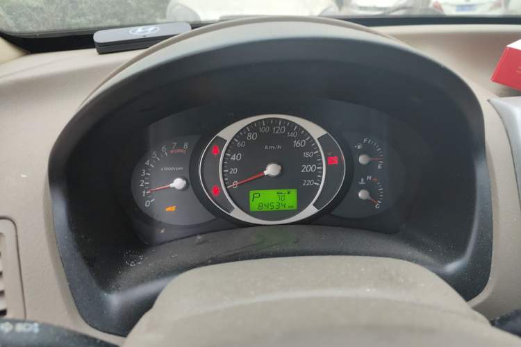 Used Hyundai Tucson 2009 2.0L Automatic Two-Wheel Drive with Sunroof Instrument Cluster