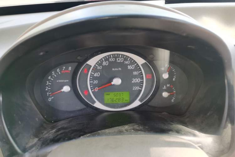 Used Hyundai Tucson 2009 2.0L Manual Two-Wheel Drive Fashion Edition Instrument Cluster