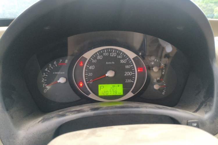 Used Hyundai Tucson 2009 2.0L Automatic Two-Wheel Drive with Sunroof Instrument Cluster