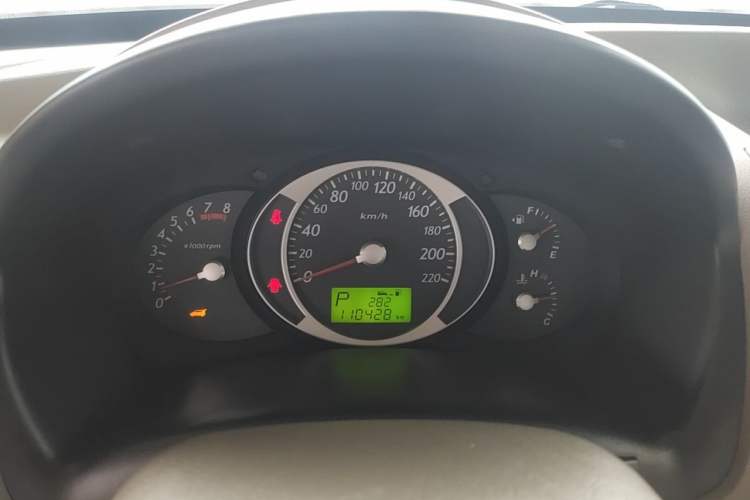Used Hyundai Tucson 2009 2.0L Automatic Two-Wheel Drive with Sunroof Instrument Cluster