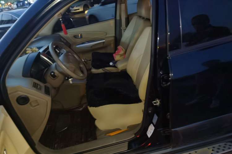 Used Hyundai Tucson 2009 2.0L Automatic Two-Wheel Drive with Sunroof Left Front Seat