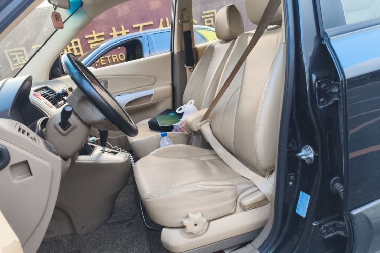 Used Hyundai Tucson 2009 2.0L Automatic Two-Wheel Drive with Sunroof Left Front Seat