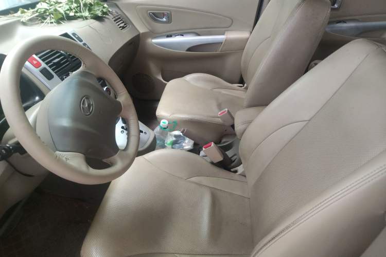 Used Hyundai Tucson 2009 2.0L Automatic Two-Wheel Drive with Sunroof Left Front Seat